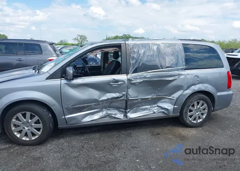 2015 Chrysler Town & Country Touring from USA, damaged, VIN 2C4RC1BG3FR675158